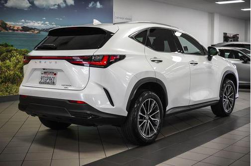 Eminent White Pearl 2025 Lexus NX 350h Premium