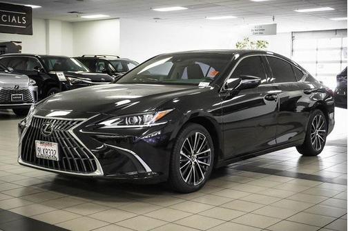 2024 Lexus ES 300h Base