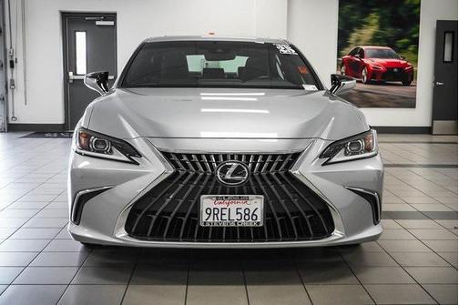 2025 Lexus ES 300h Base