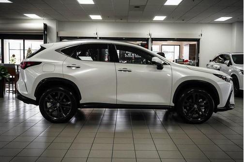 2024 Lexus NX 450h+ Luxury