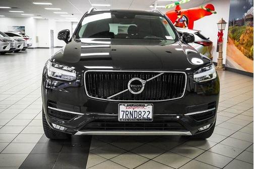 2016 Volvo XC90 T6 Momentum