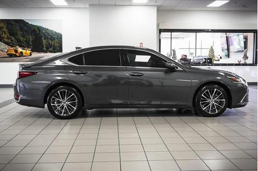 2025 Lexus ES 300h Base