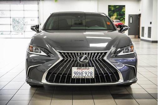 2025 Lexus ES 300h Base