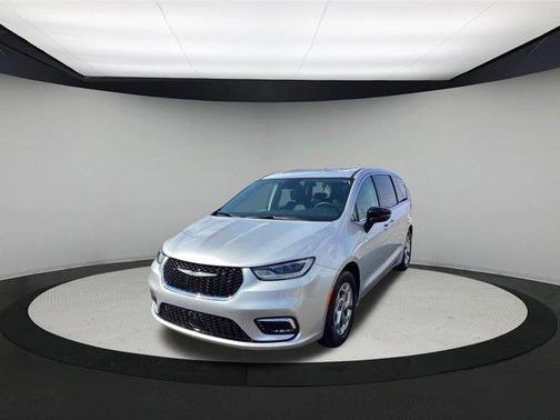 Silver Mist Clearcoat 2024 Chrysler Pacifica Limited