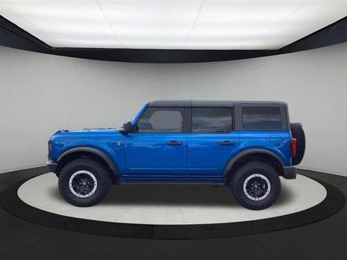 Velocity Blue Metallic 2022 Ford Bronco Base