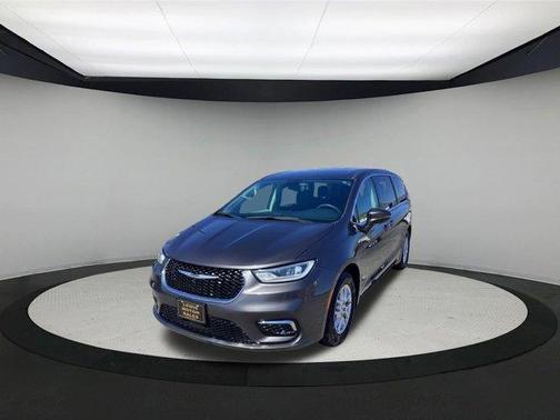 2023 Chrysler Pacifica Touring-L