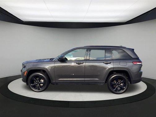 Metallic 2025 Jeep Grand Cherokee Limited