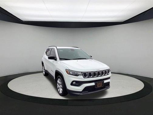 2024 Jeep Compass Latitude Lux