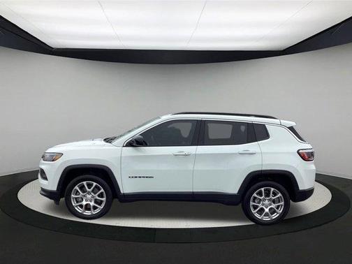 2024 Jeep Compass Latitude Lux