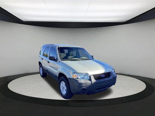 2005 Ford Escape XLS