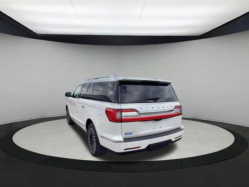 White Platinum Tri-Coat Metallic 2019 Lincoln Navigator L Black Label