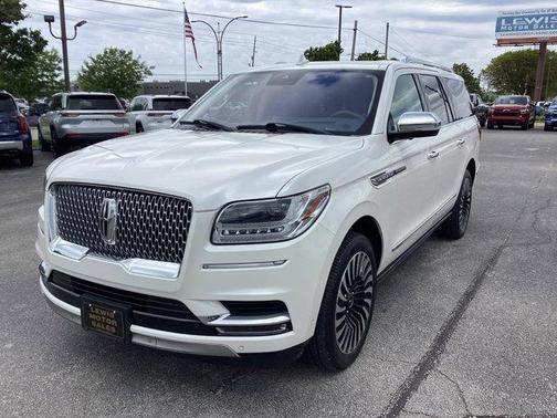 White Platinum Tri-Coat Metallic 2019 Lincoln Navigator L Black Label
