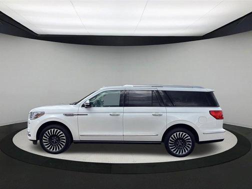 White Platinum Tri-Coat Metallic 2019 Lincoln Navigator L Black Label