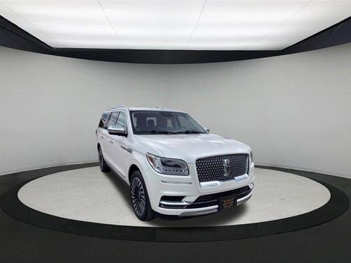 White Platinum Tri-Coat Metallic 2019 Lincoln Navigator L Black Label