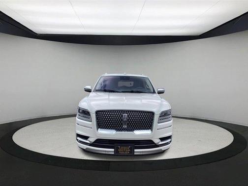 White Platinum Tri-Coat Metallic 2019 Lincoln Navigator L Black Label