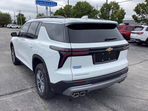 Summit White 2026 Chevrolet Traverse LT