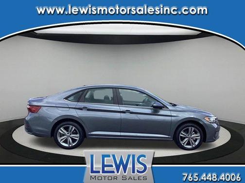 Platinum Gray Metallic 2024 Volkswagen Jetta 1.5T SE