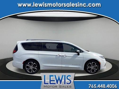 Bright White Clearcoat 2025 Chrysler Pacifica Pinnacle