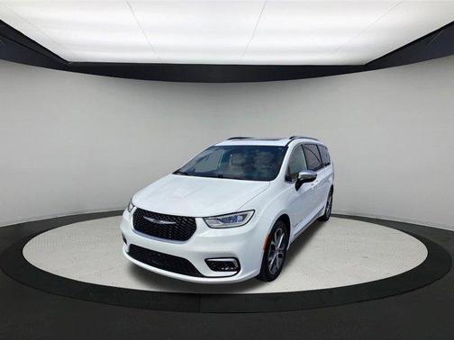 Bright White Clearcoat 2025 Chrysler Pacifica Pinnacle