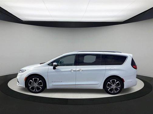 Bright White Clearcoat 2025 Chrysler Pacifica Pinnacle