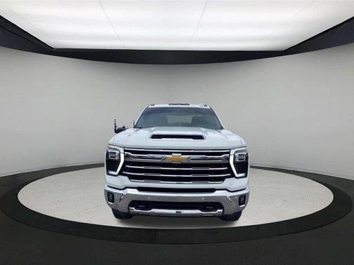 Summit White 2026 Chevrolet Silverado 2500 LTZ
