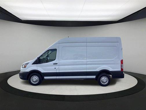 2022 Ford Transit-250 Base
