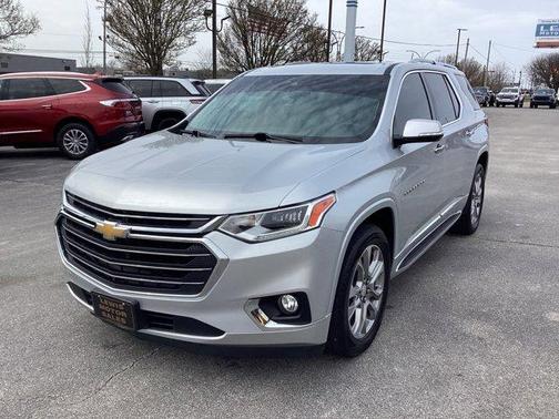 Silver Ice Metallic 2018 Chevrolet Traverse Premier