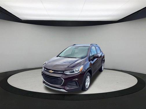 Black Cherry Metallic 2022 Chevrolet Trax LT