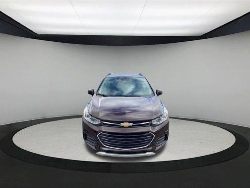 Black Cherry Metallic 2022 Chevrolet Trax LT