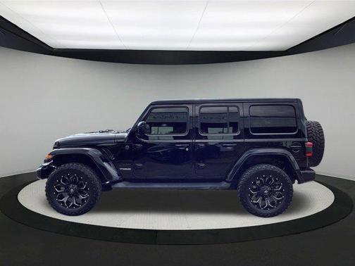 Black Clearcoat 2021 Jeep Wrangler Unlimited Sahara Altitude