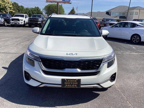 Snow White Pearl 2023 Kia Seltos EX