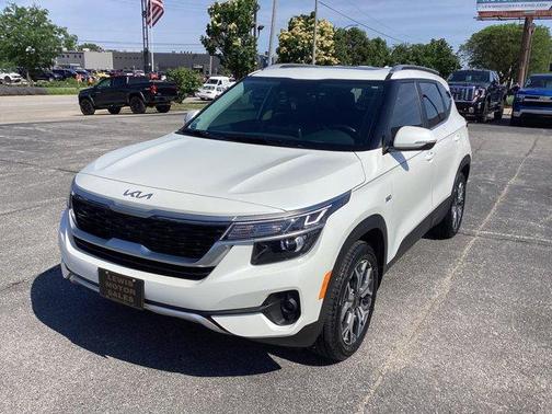 Snow White Pearl 2023 Kia Seltos EX