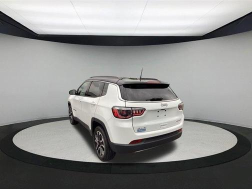 Bright White Clearcoat 2023 Jeep Compass Limited