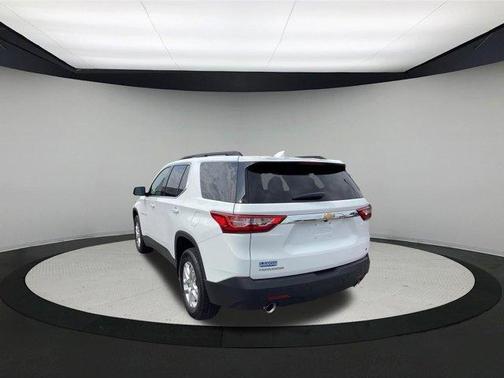 Summit White 2020 Chevrolet Traverse LT Cloth