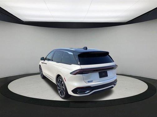 2024 Lincoln Nautilus Black Label