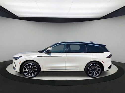 2024 Lincoln Nautilus Black Label
