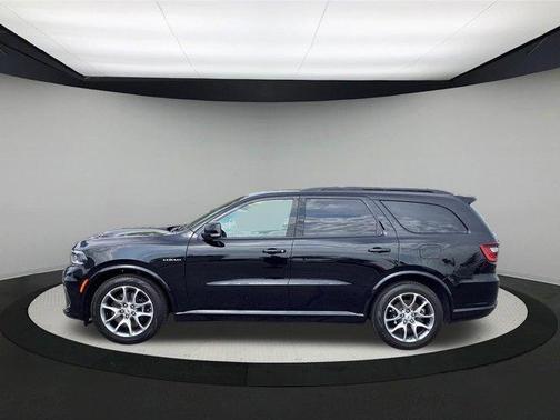 DB Black Clearcoat 2026 Dodge Durango GT Plus HEMI V8