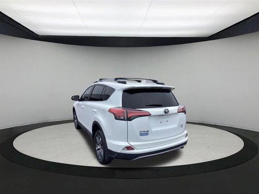 Super White 2017 Toyota RAV4 XLE
