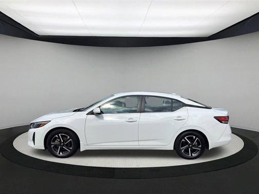 Cloud White 2025 Nissan Sentra SV