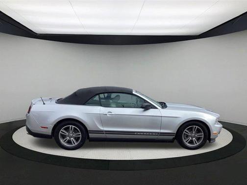 2011 Ford Mustang V6