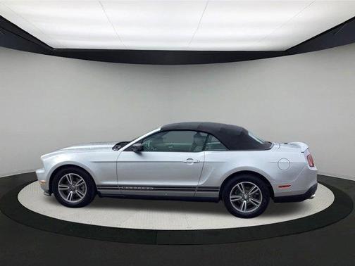 2011 Ford Mustang V6