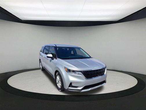 2022 Kia Carnival LX