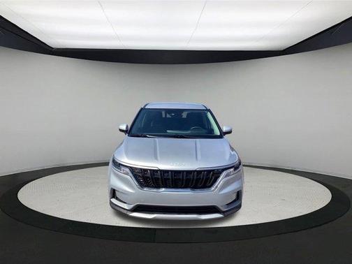 2022 Kia Carnival LX