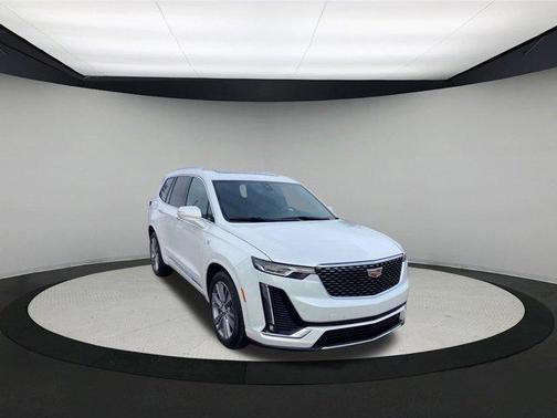 2025 Cadillac XT6 Premium Luxury FWD