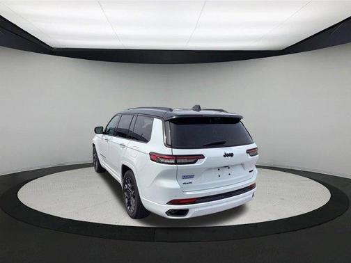 Bright White Clearcoat 2025 Jeep Grand Cherokee L Summit