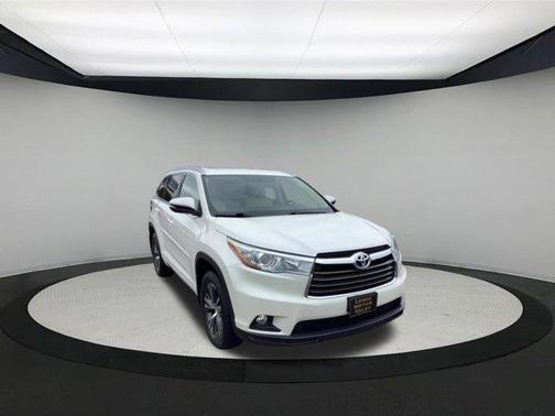 Blizzard Pearl 2016 Toyota Highlander XLE