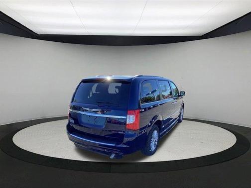 2015 Chrysler Town & Country Touring-L