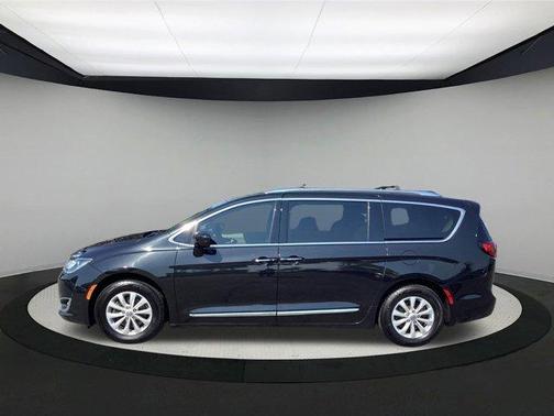 2018 Chrysler Pacifica Touring-L