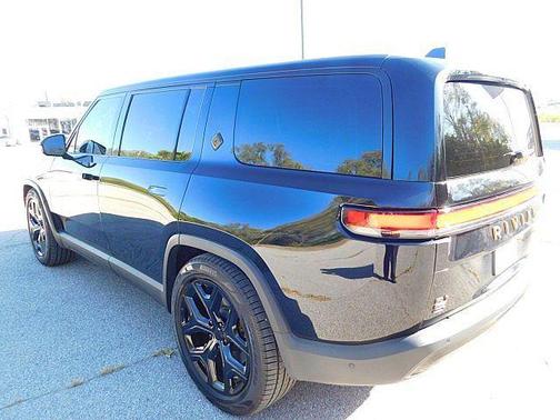 2023 Rivian R1S Adventure