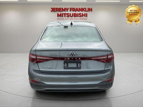 Platinum Gray Metallic 2025 Volkswagen Jetta 1.5T Sport